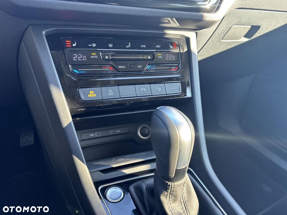 Volkswagen Touran - 12