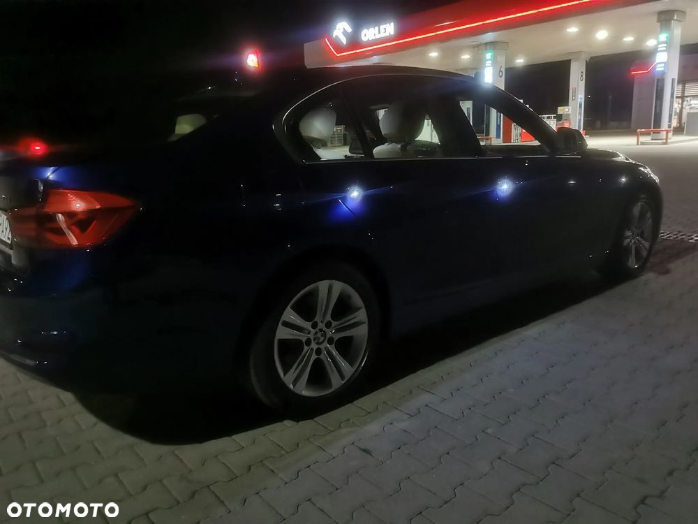 BMW Seria 3 330i xDrive Luxury Line - 8