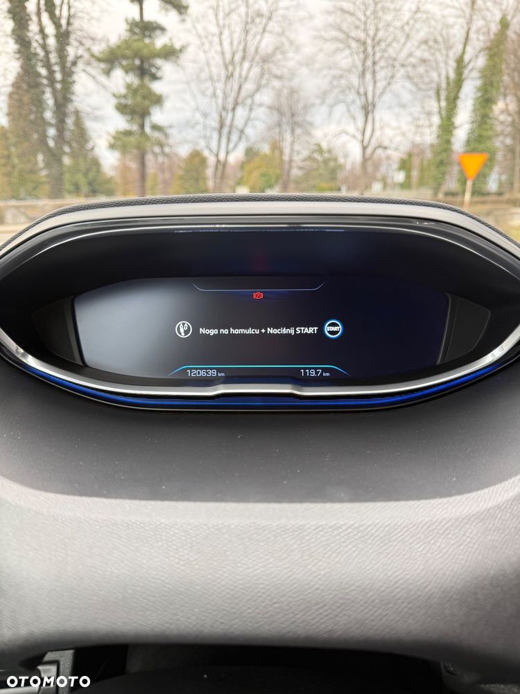 Peugeot 5008 THP 165 EAT6 Allure - 17