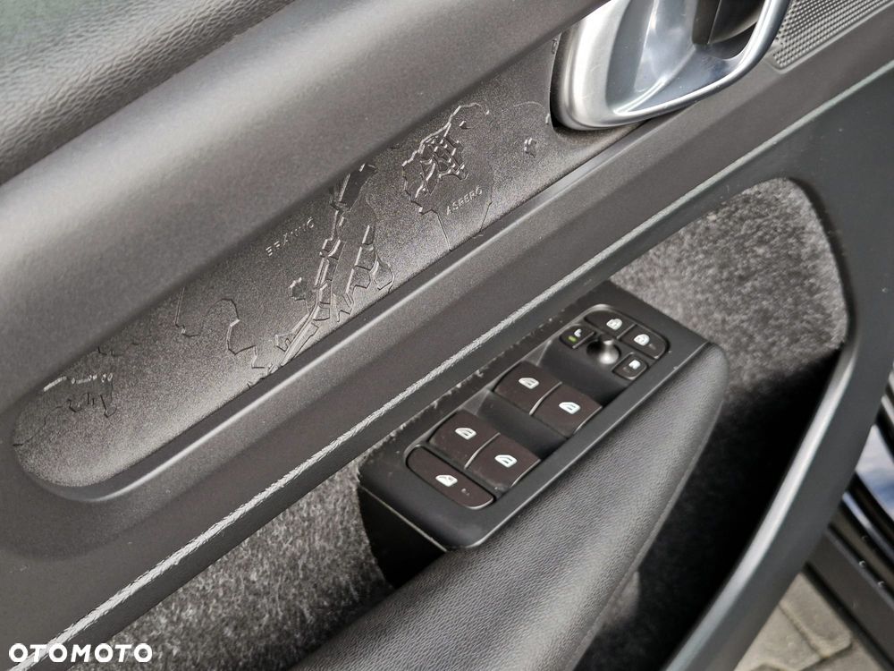 Volvo XC 40 D3 Momentum - 36