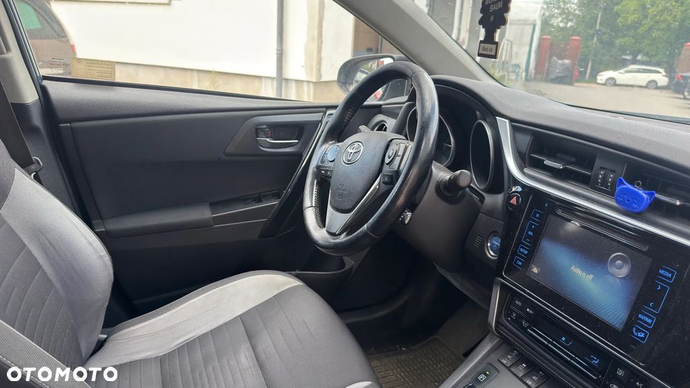 Toyota Auris Hybrid 135 Prestige - 12