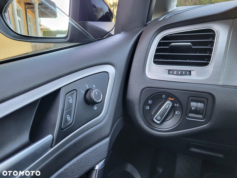 Volkswagen Golf - 23
