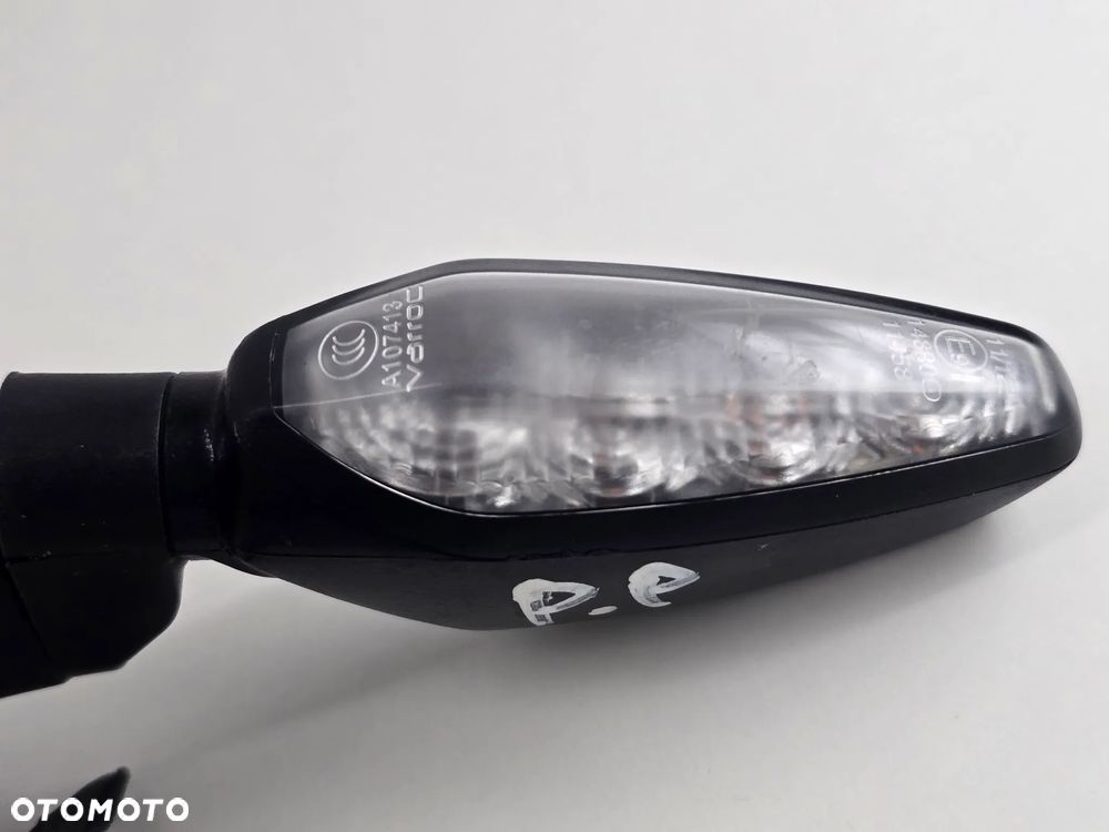 MIGACZ KIERUNKOWSKAZ PRAWY PRZOD  TRIUMPH SCRAMBLER 400 SPEED - 17
