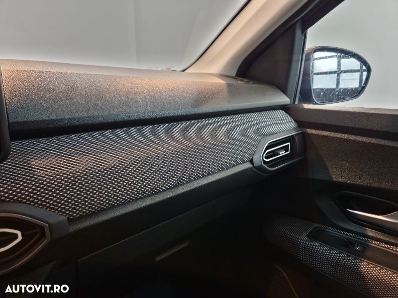 Dacia Logan TCe 90 MT6 Journey - 25