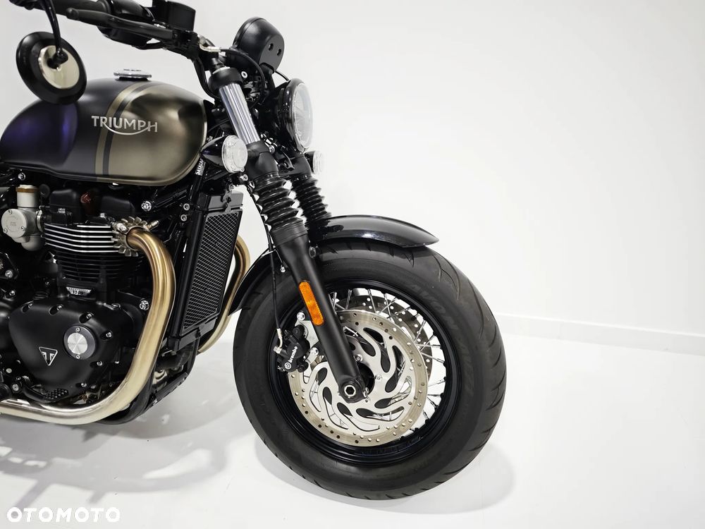 Triumph Bonneville Bobber - 3