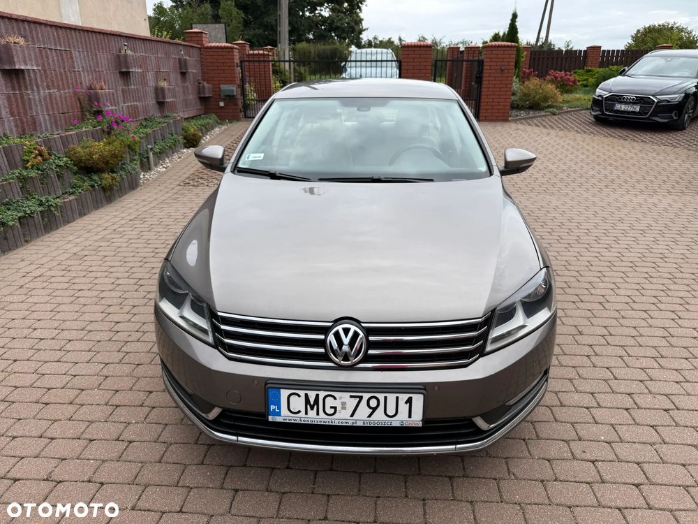 Volkswagen Passat - 4