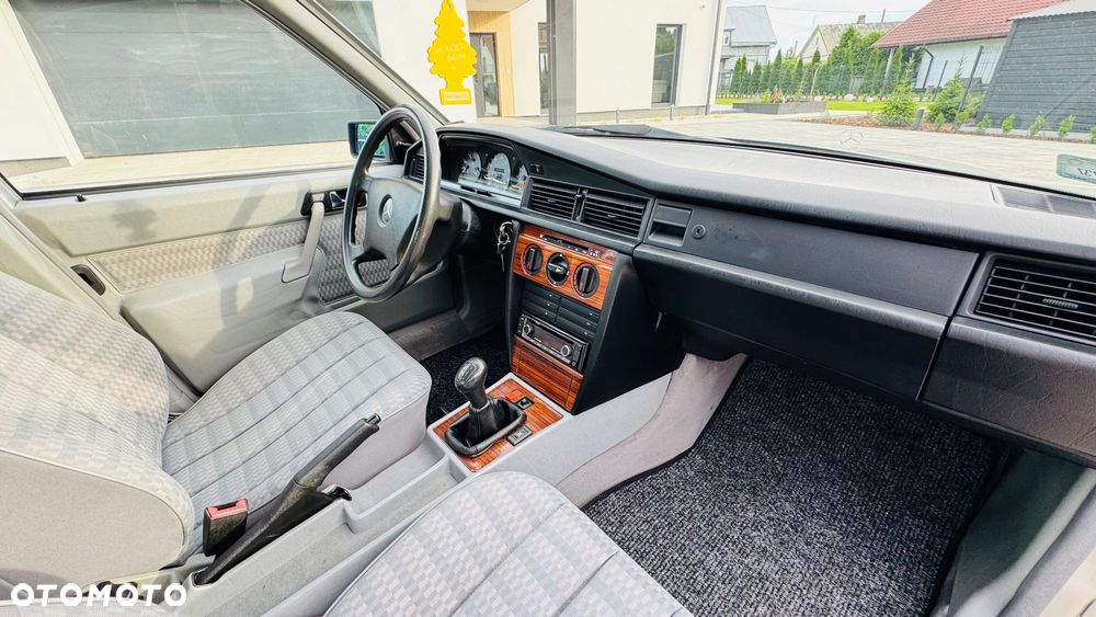 Mercedes-Benz W201 (190) - 34