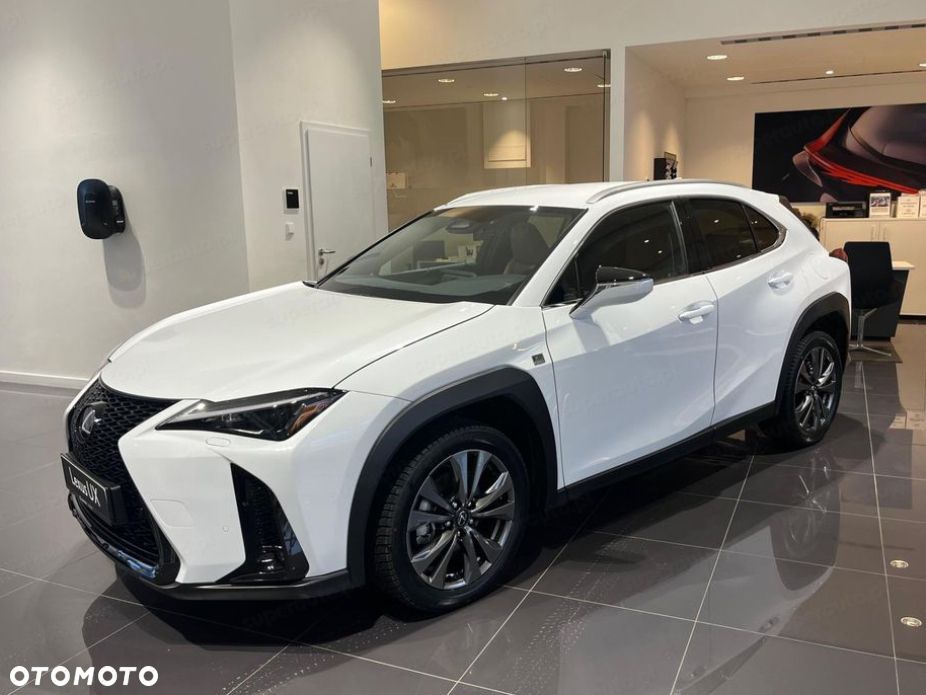 Lexus UX - 4