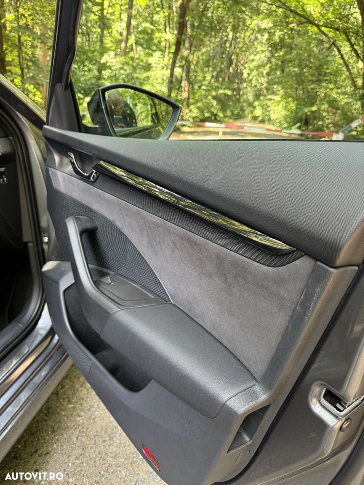 Skoda Octavia 2.0 TSI DSG RS Plus - 32