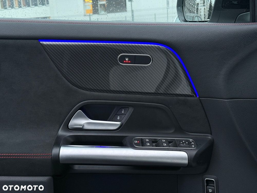 Mercedes-Benz GLA 200 AMG Line - 13