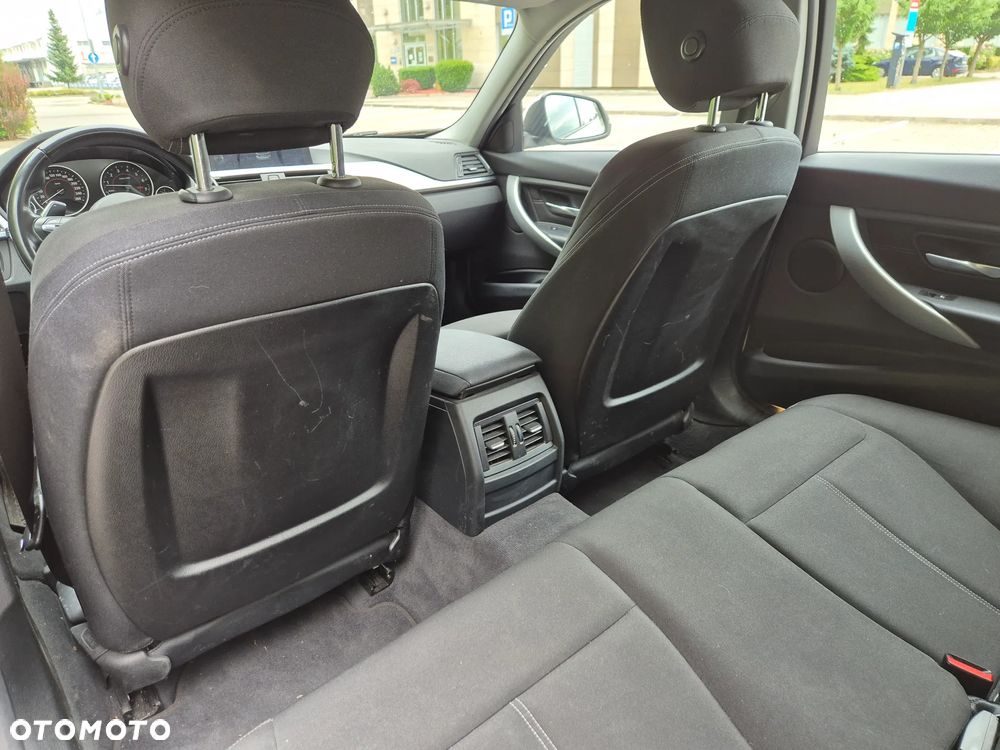 BMW Seria 3 335i xDrive Sport Line - 21