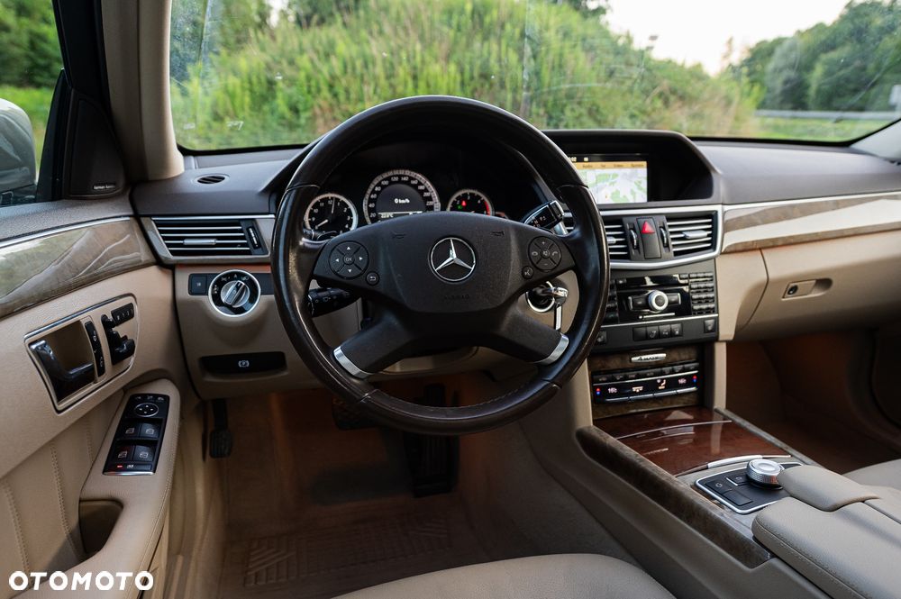 Mercedes-Benz Klasa E 350 CDI BlueEff - 36