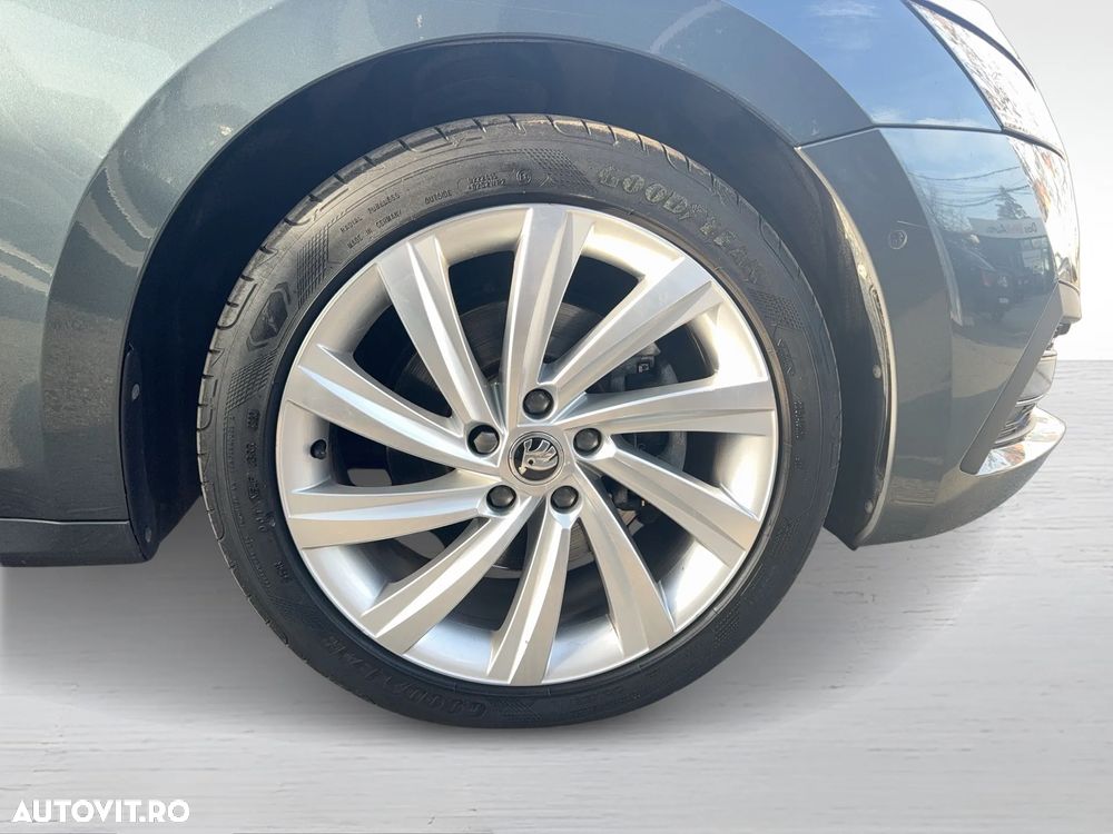 Skoda Octavia 2.0 TDI DSG 4X4 Style - 9