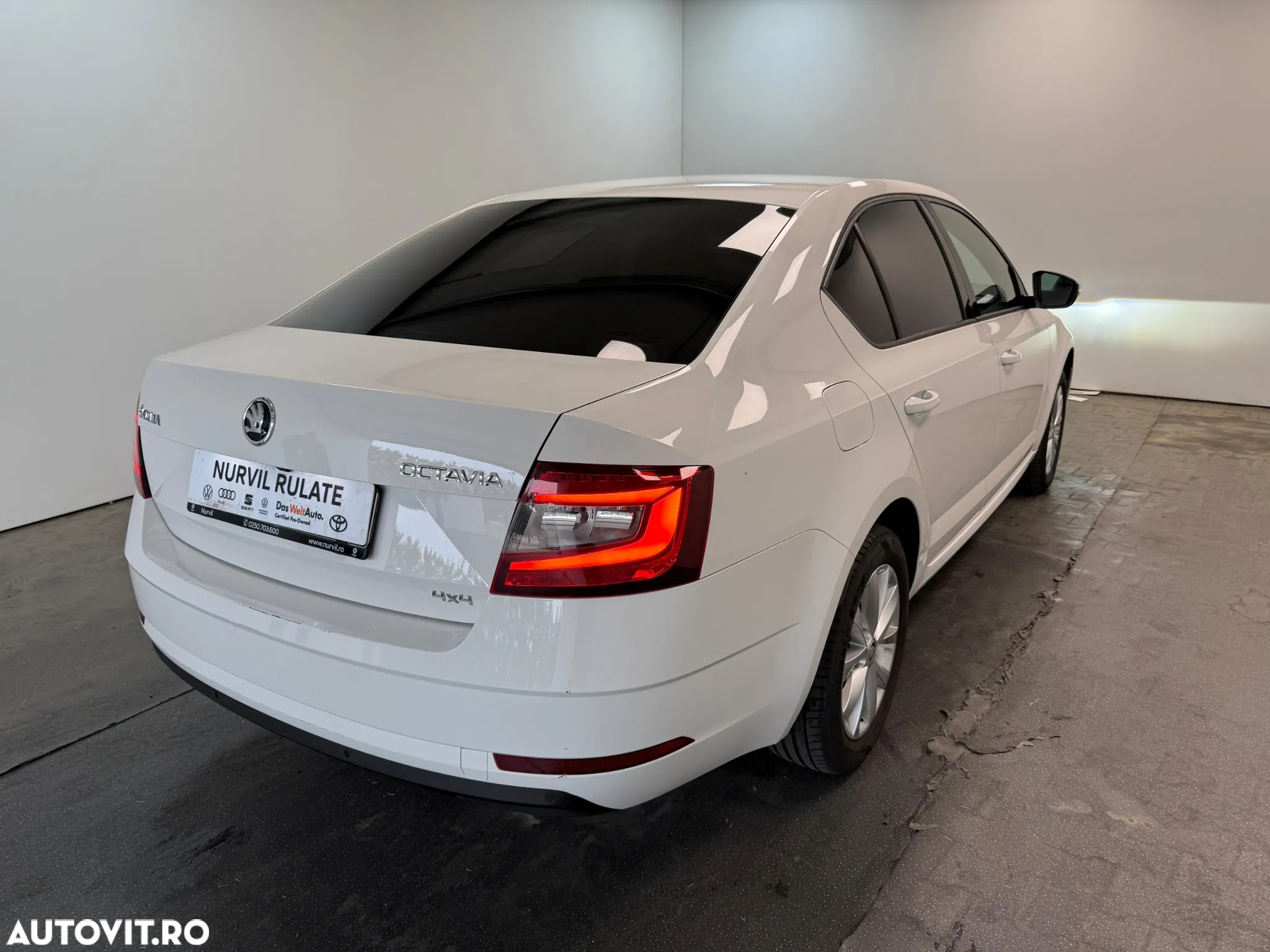 Skoda Octavia 2.0 TDI DSG 4X4 Style - 21