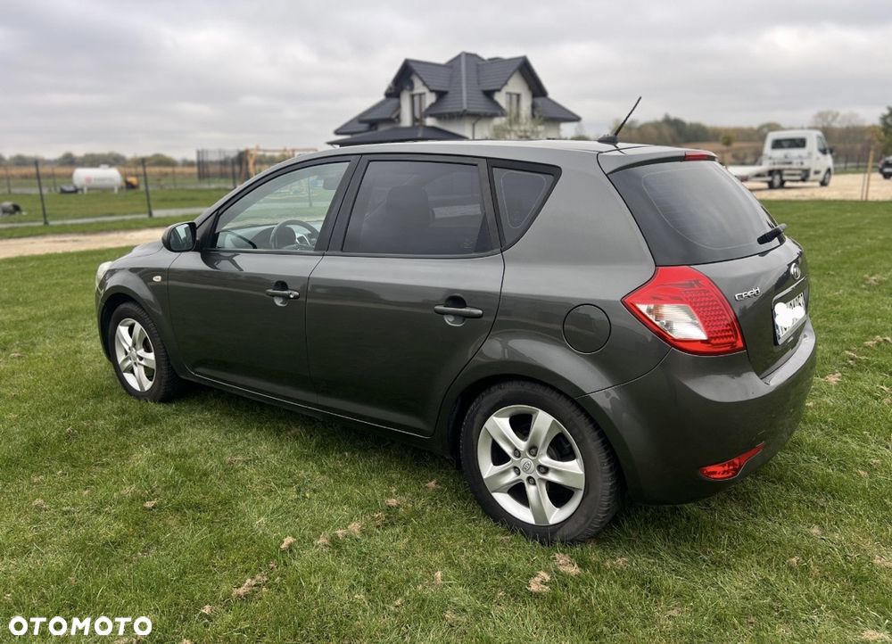 Kia Ceed - 6