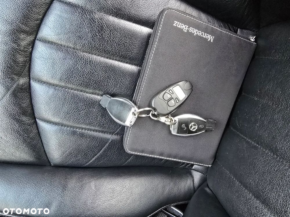 Mercedes-Benz Klasa E 280 4-Matic Elegance - 37