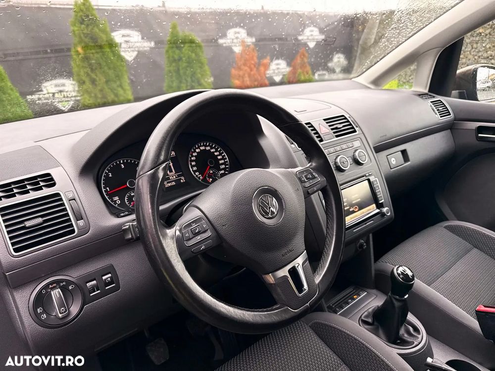 Volkswagen Touran 1.6 TDI DPF BlueMotion Technology Highline - 8