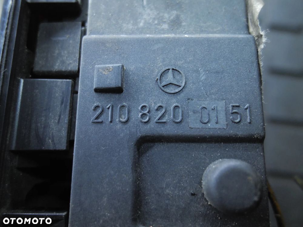 PANEL DEKOR RAMKA MERCEDES W210 2108200151 KOMPLET - 2