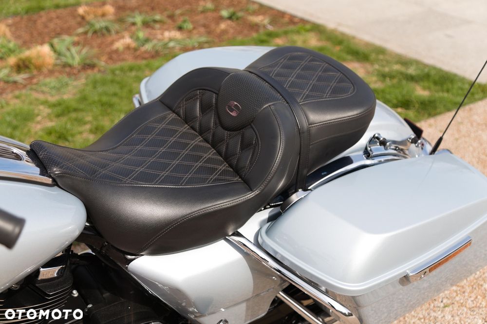 Harley-Davidson Touring Street Glide - 26