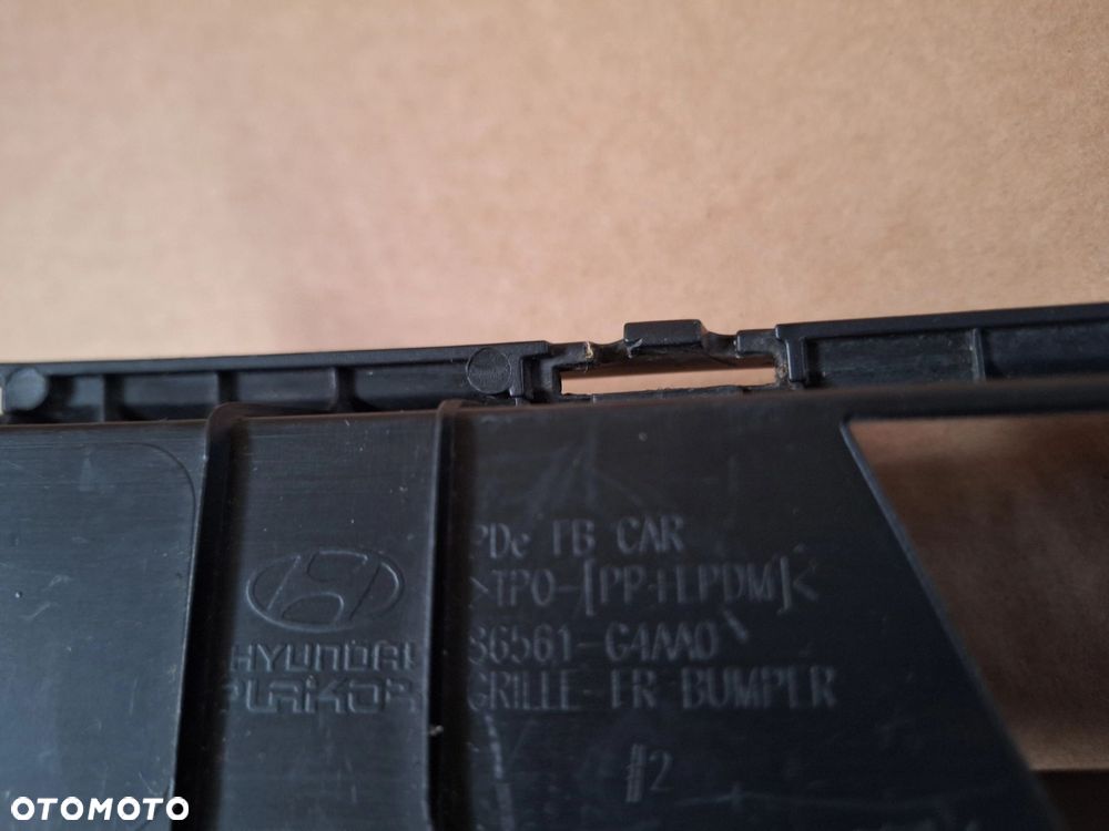 HYUNDAI i30 III FASTBACK 17-20 KRATKA ŚRODKOWA ZDERZAK PRZÓD PRZEDNI ORYG. 86561-G4AA0 WYSYŁKA 24H - 6