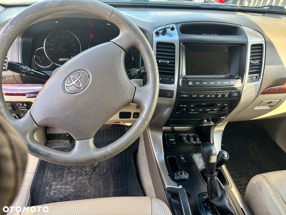 Toyota Land Cruiser - 10