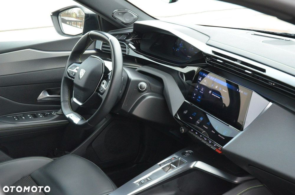 Peugeot 408 1.6 Plug-In Hybrid 225 GT EAT8 - 23