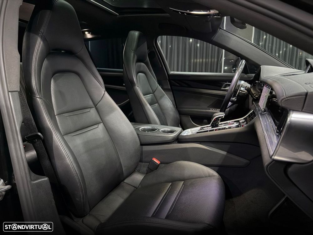 Porsche Panamera Sport Turismo 4 E-Hybrid - 32