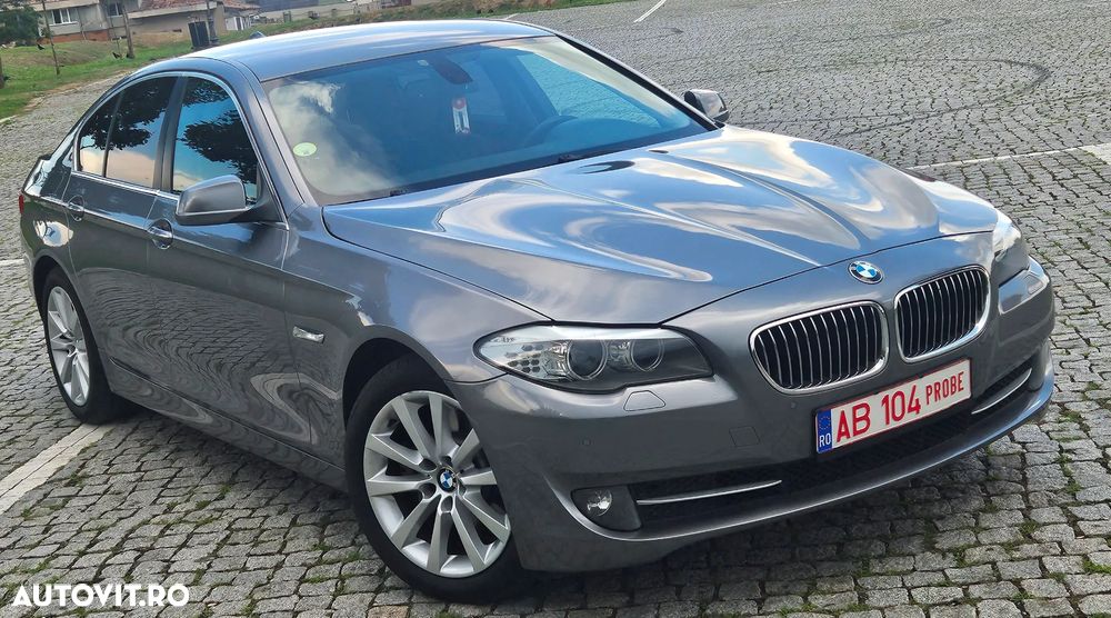 BMW Seria 5 525d xDrive AT - 10