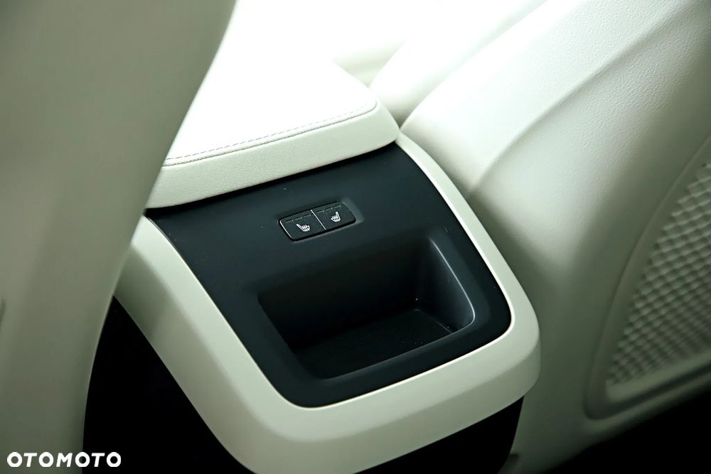 Volvo XC 90 B5 D AWD Ultimate Bright 7os - 21