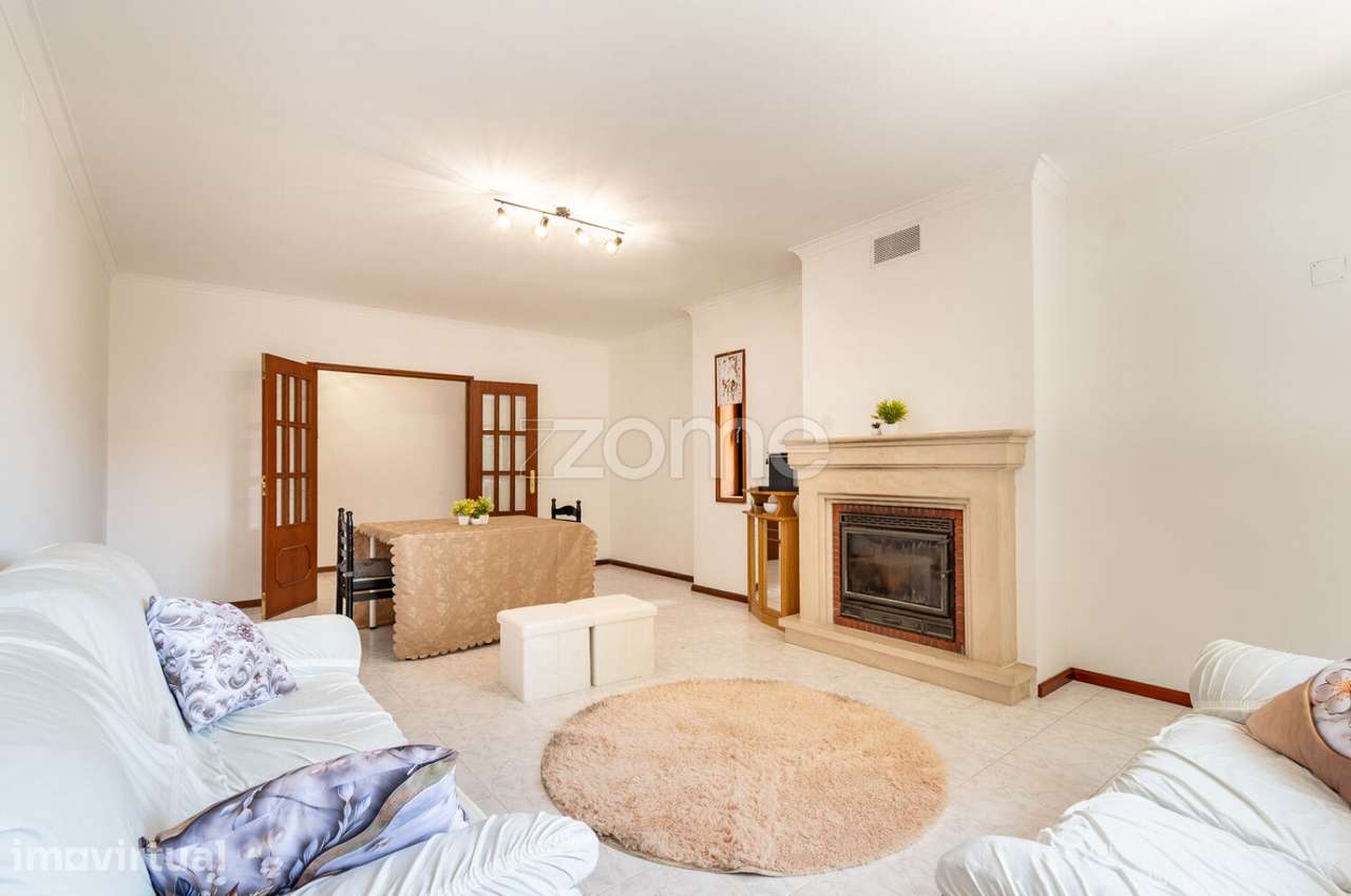 Andar Moradia T3+3 com terraço em Oliveira do Douro - Grande imagem: 4/47
