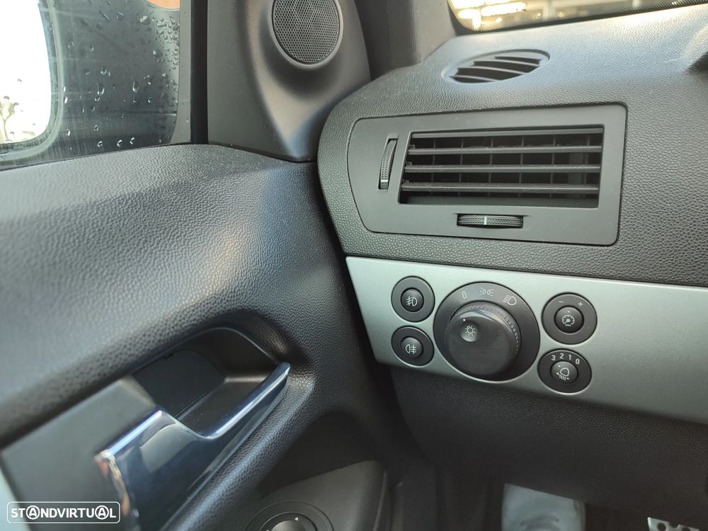 Opel Astra GTC 1.7 CDTI - 15