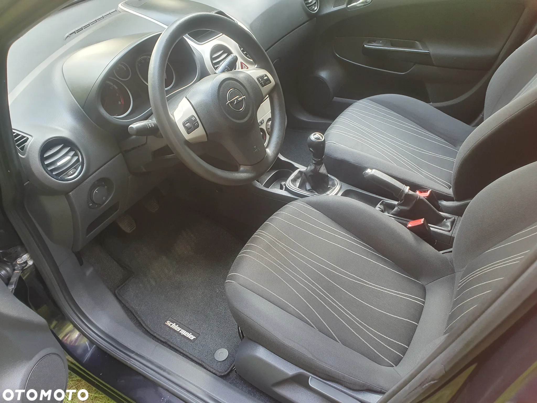 Opel Corsa 1.2 16V - 12