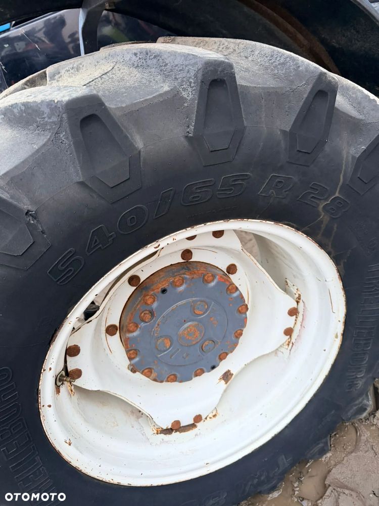 New Holland TM165 - 13