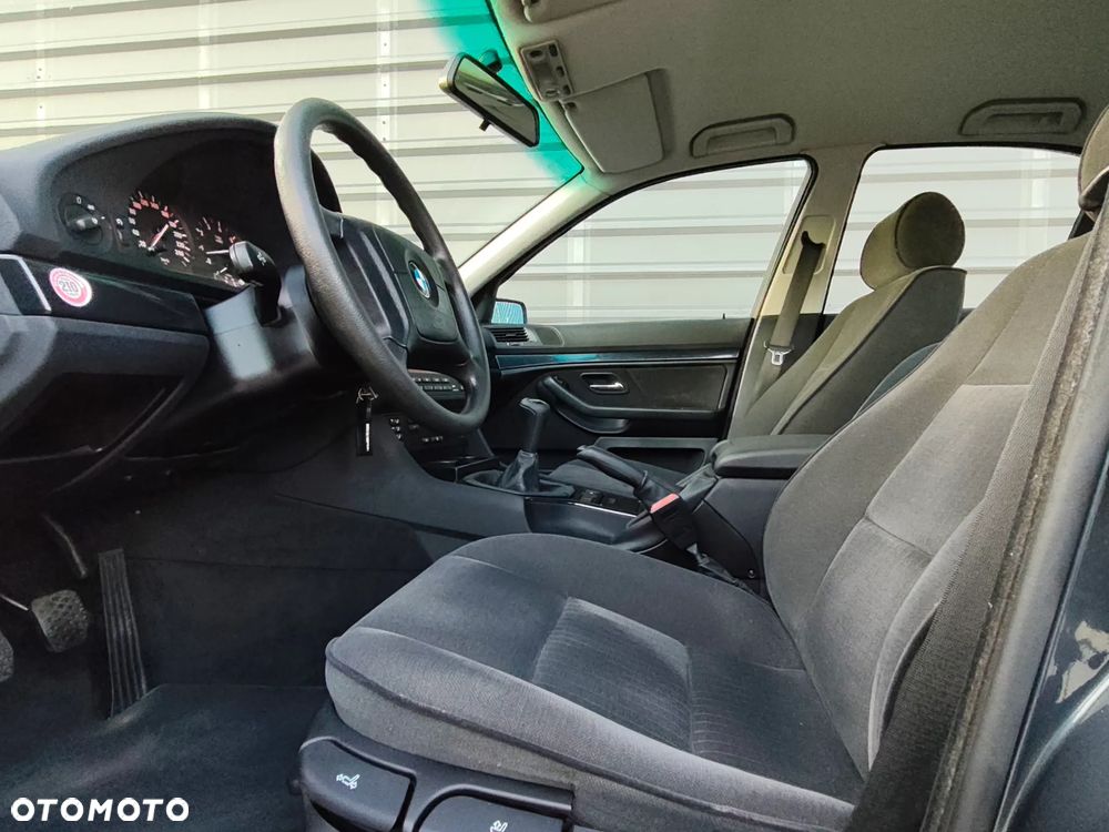 BMW Seria 5 - 28