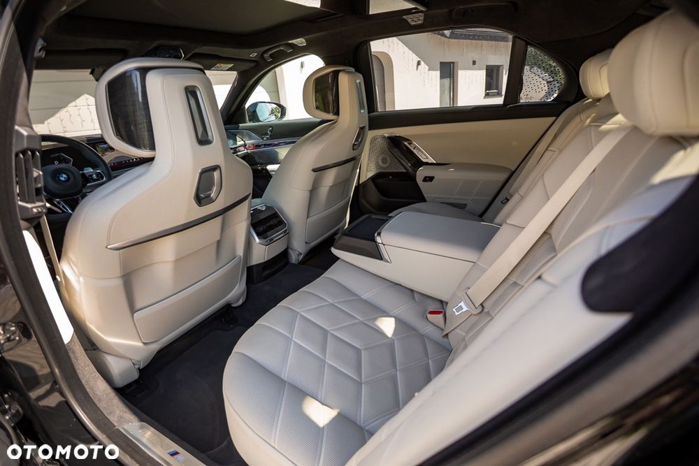 BMW Seria 7 - 18