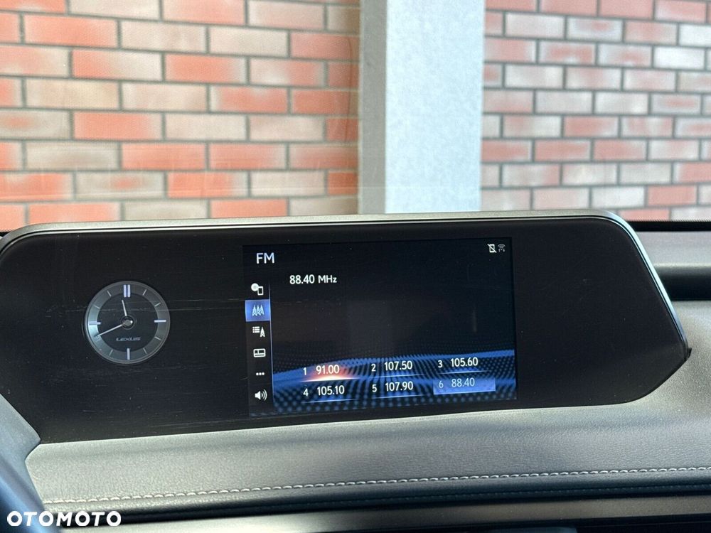 Lexus UX - 28