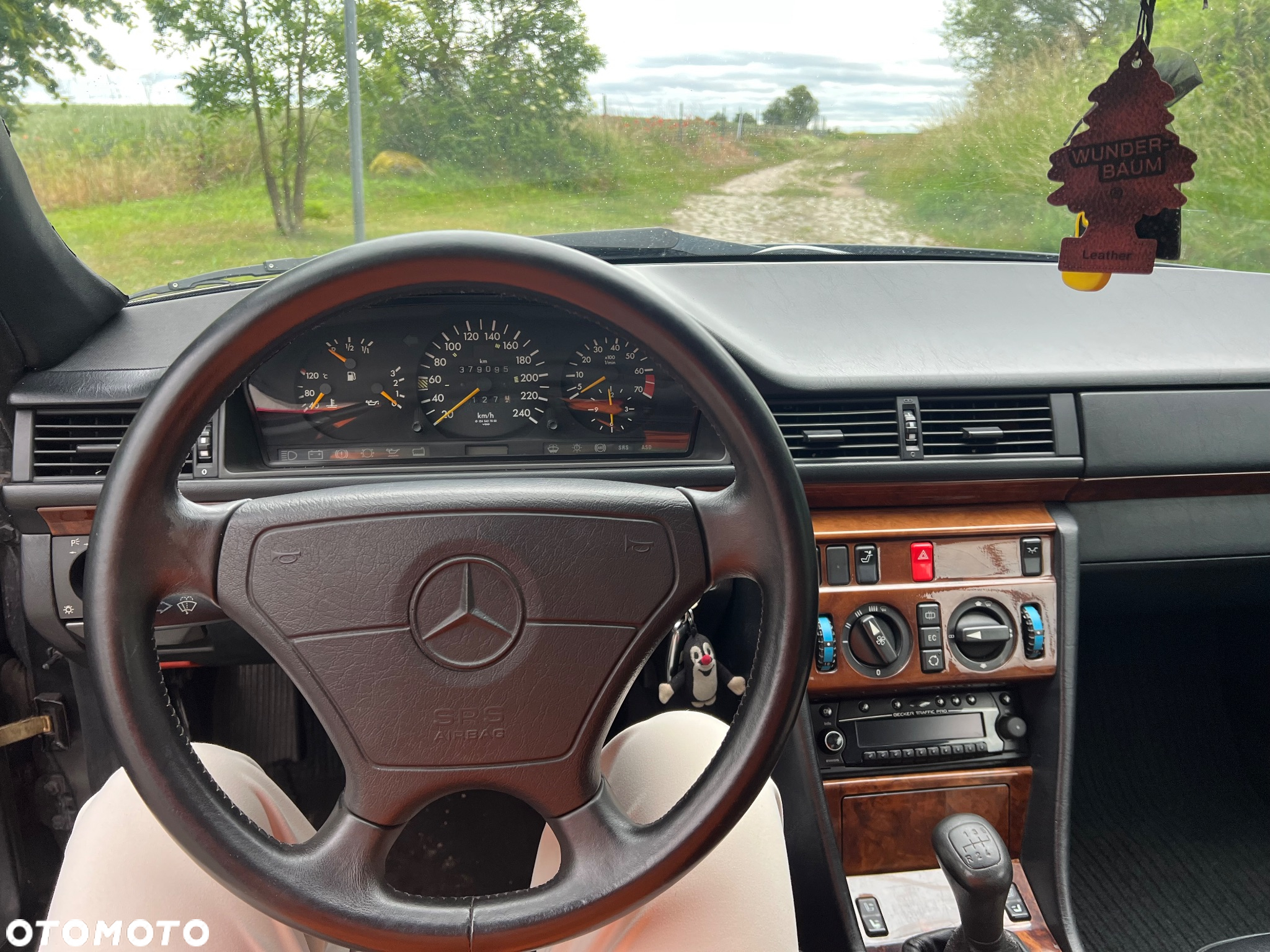 Mercedes-Benz W124 (1984-1993) - 23