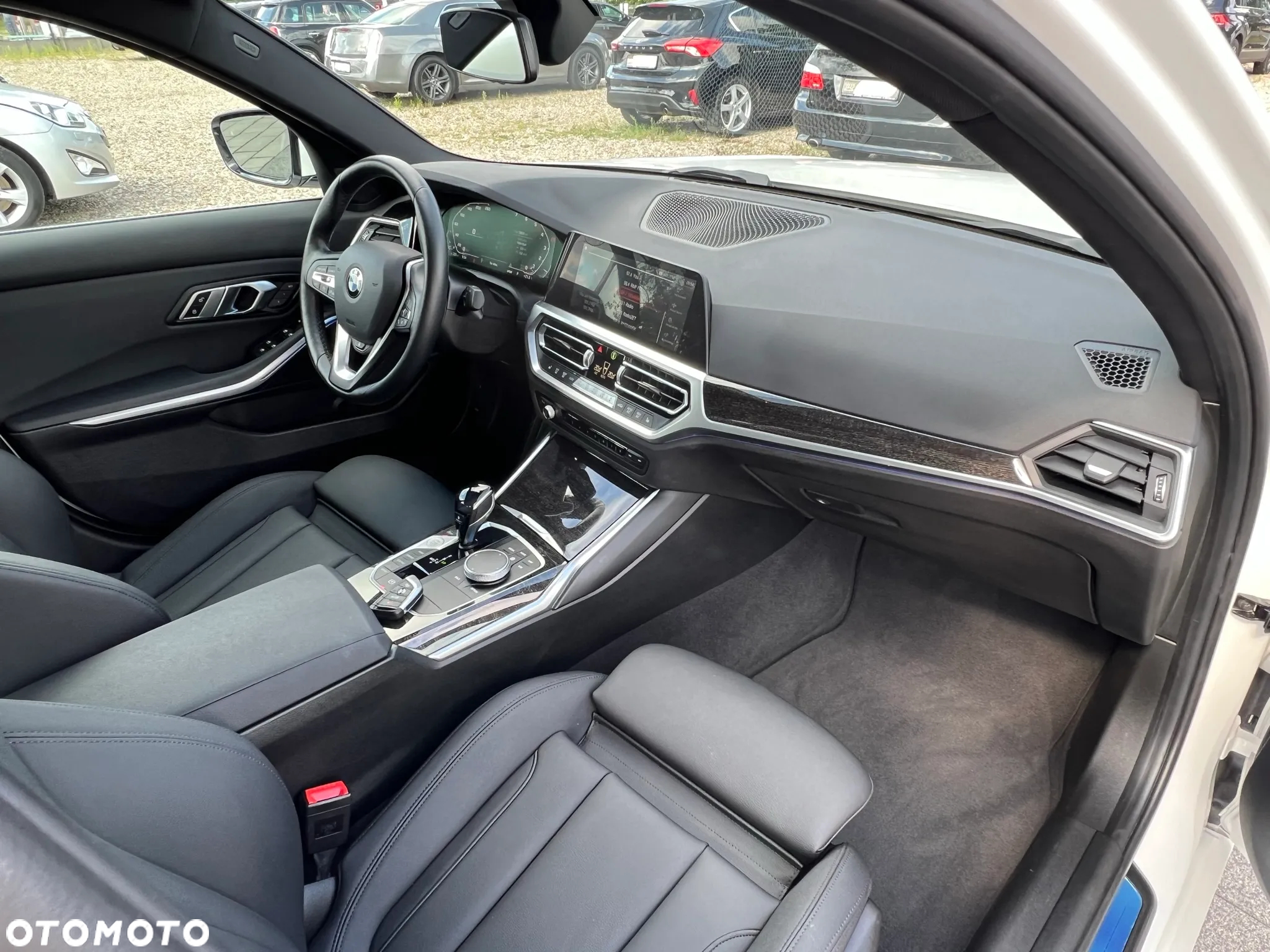 BMW Seria 3 330i Luxury Line sport - 21
