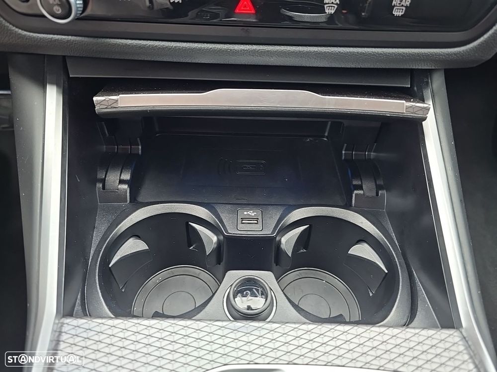 BMW 320 d Pack Desportivo M Pro Auto - 31