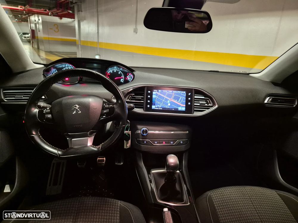 Peugeot 308 1.6 BlueHDi Style J17 - 37