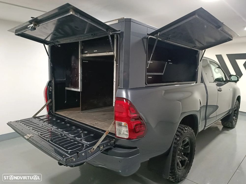 Toyota Hilux - 12