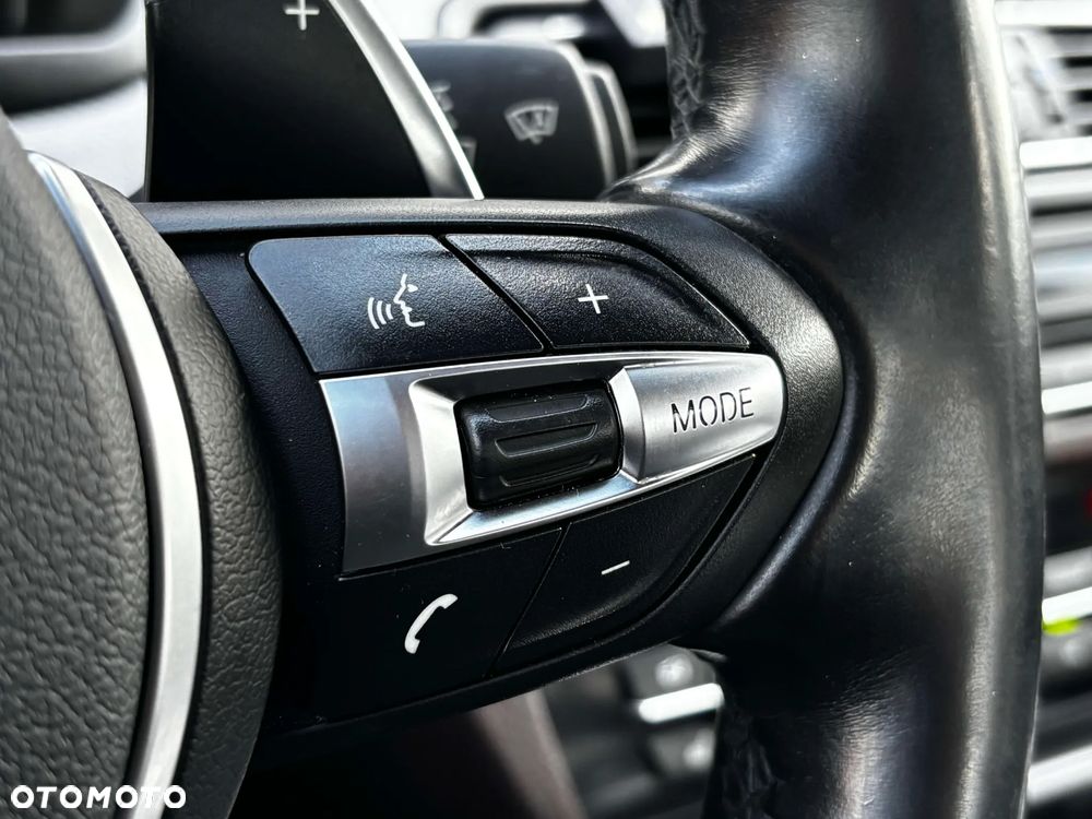 BMW Seria 5 M550d xDrive - 28