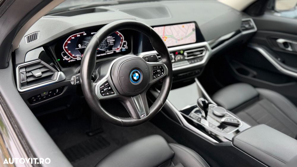 BMW Seria 3 330e Aut. Sport Line - 15
