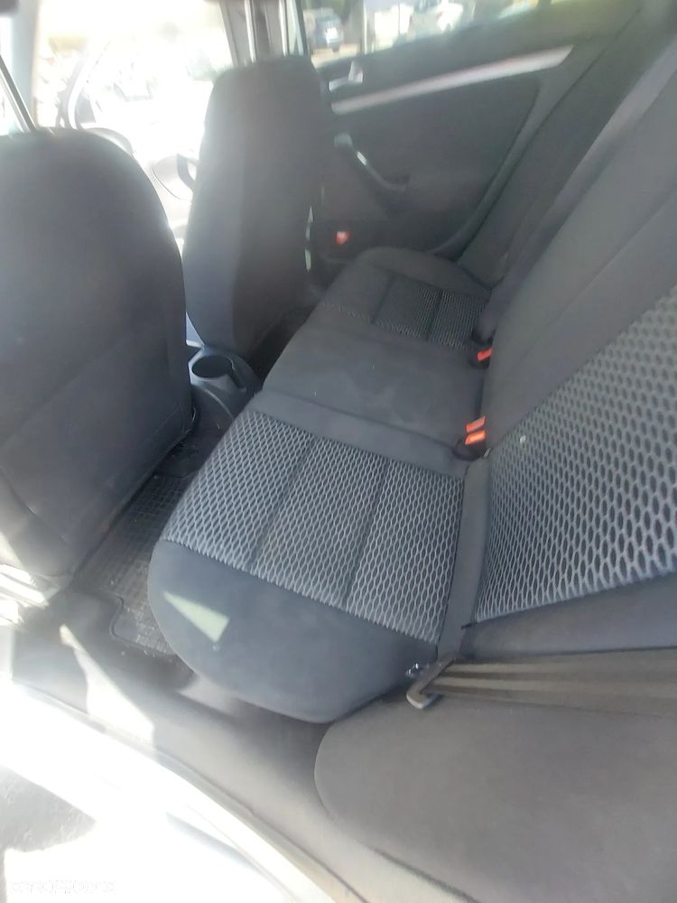 Volkswagen Golf 1.6 TDI DPF BlueMotion Technology Trendline - 9