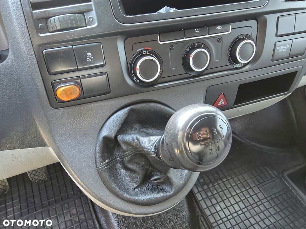 Volkswagen Transporter - 18