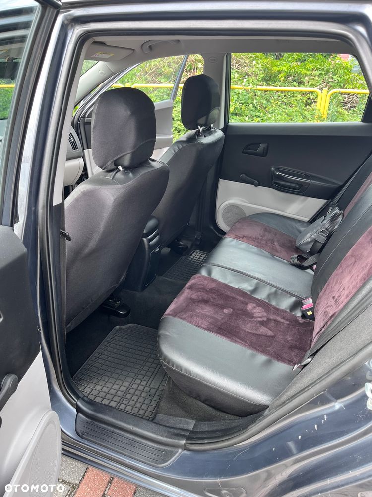 Kia Ceed 1.6 L - 4