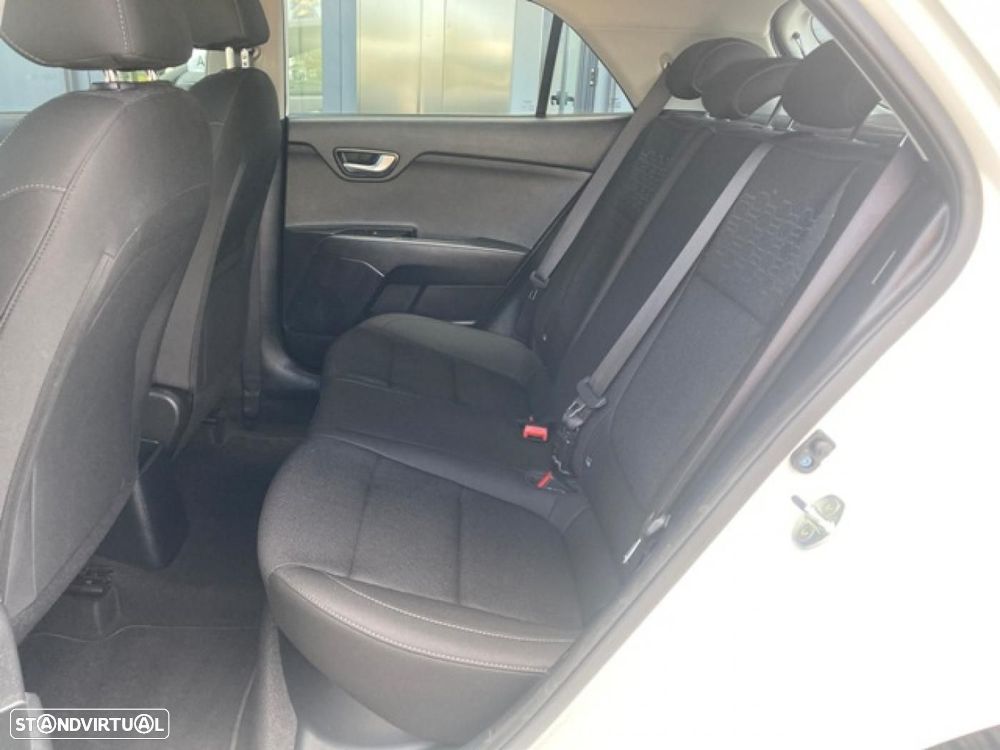 Kia Rio 1.0 T-GDI 100 Vision — fotografia 30