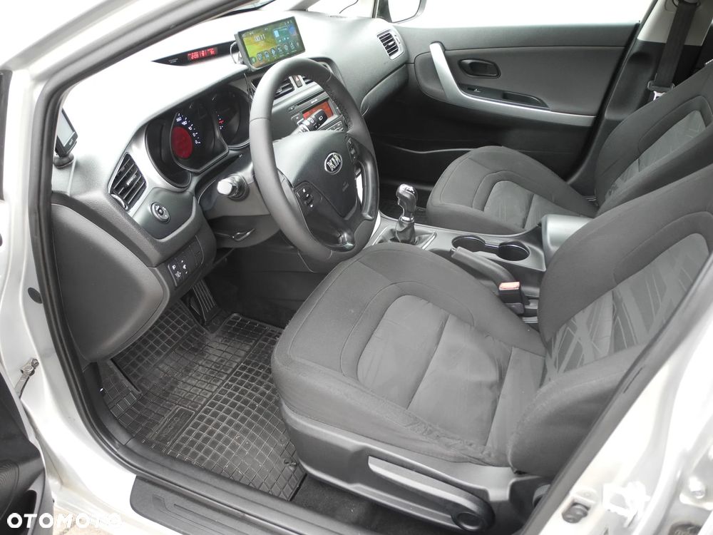Kia Ceed - 13