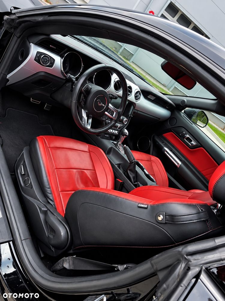 Ford Mustang - 30