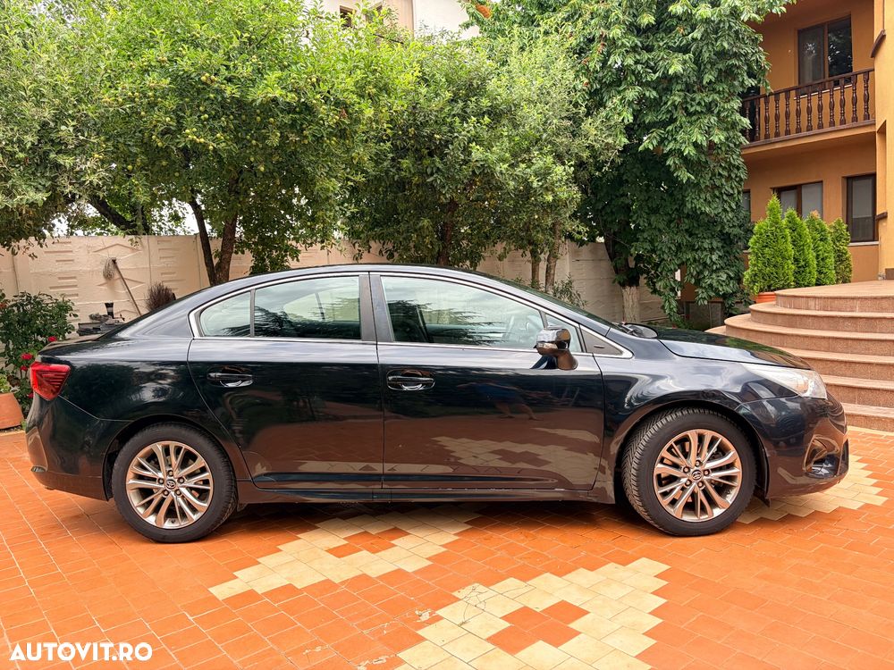 Toyota Avensis 2.0 D-4D Executive - 5